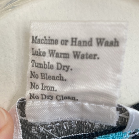 Vintage Exclusively Misook Geometric Pointelle Sleeveless Blouse Size Medium - Picture 3 of 8